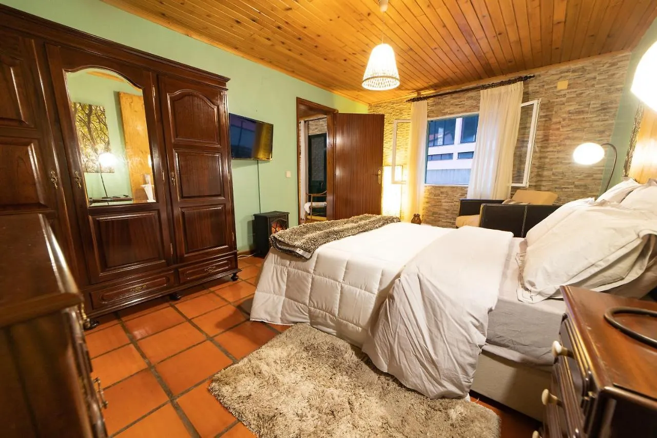 Semesterbostad Pinehouse Villa Curral Das Freiras